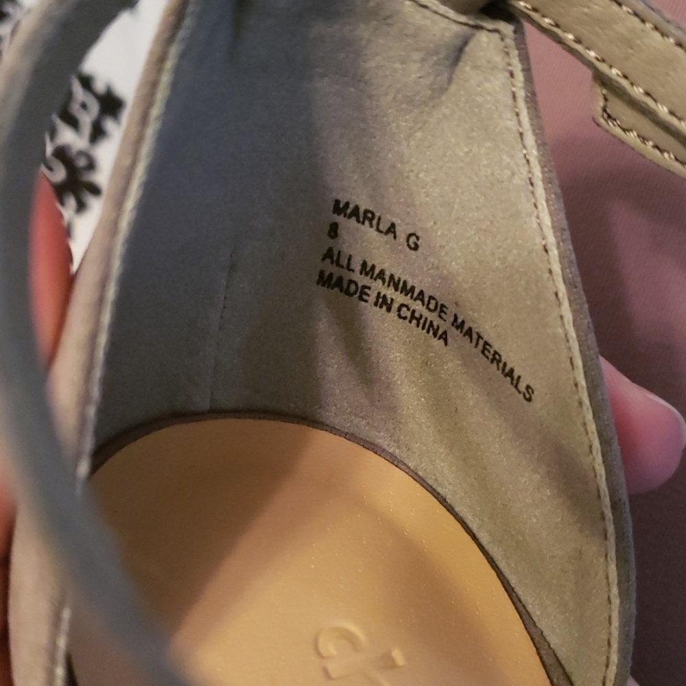 Grey Heels - Picture 2 of 3